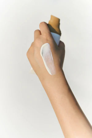 SKIN1004 - Crema solar ligera Centella Air Fit de Madagascar